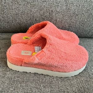 UGG Fuzz Sugar Terry Clog Slide NWT Women’s size 9